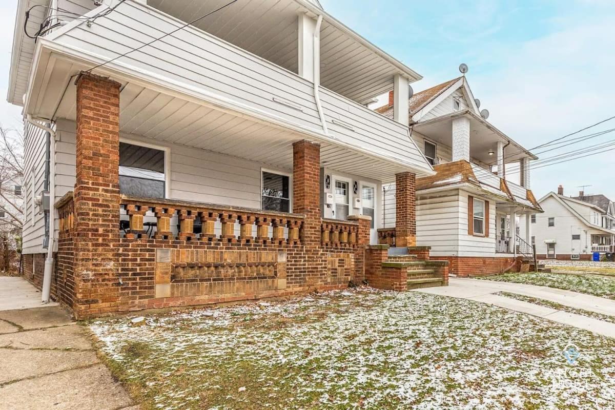 Newly Remodeled Apt, South Hills Old Brooklyn Area Cleveland Exterior foto